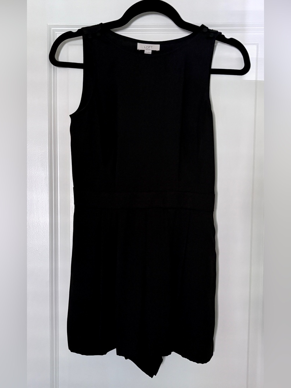 LOFT Black Sleeveless Mini Romper 🩳👗